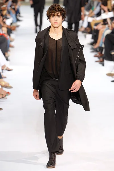 Look 18